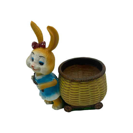 Снимка на Ваза зайче с кош момиченце