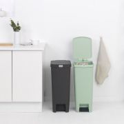 Снимка на Кош за смет с педал Brabantia StepUp 40L, Jade Green