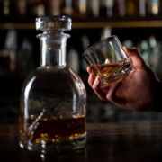 Снимка на Комплект чаши и бутилка за уиски LIITON Everest 5 части