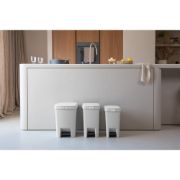 Снимка на Кош за смет с педал Brabantia StepUp 25L, Light Grey