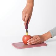 Снимка на Уред за почистване на ябълки Brabantia Tasty+ Aubergine Red