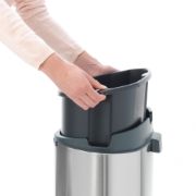 Снимка на Кош за смет Brabantia Touch Bin New 40L, Platinum, метален капак