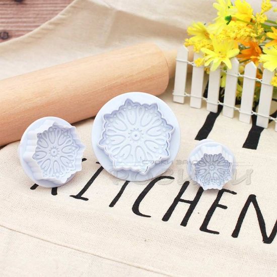 Снимка на Форми за сладки Маргаритки с бутало 3 бр.