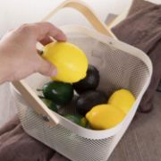 Снимка на Метална кошница за съхранение с дървена дръжка